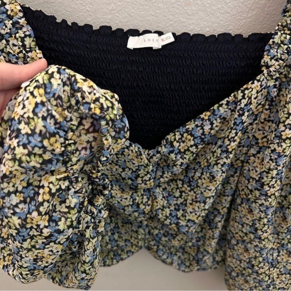 Floral Smocked Peasant Top Puff Sleeve Cropped Blouse  XL (fits‎ like a Large) - Picture 9 of 11